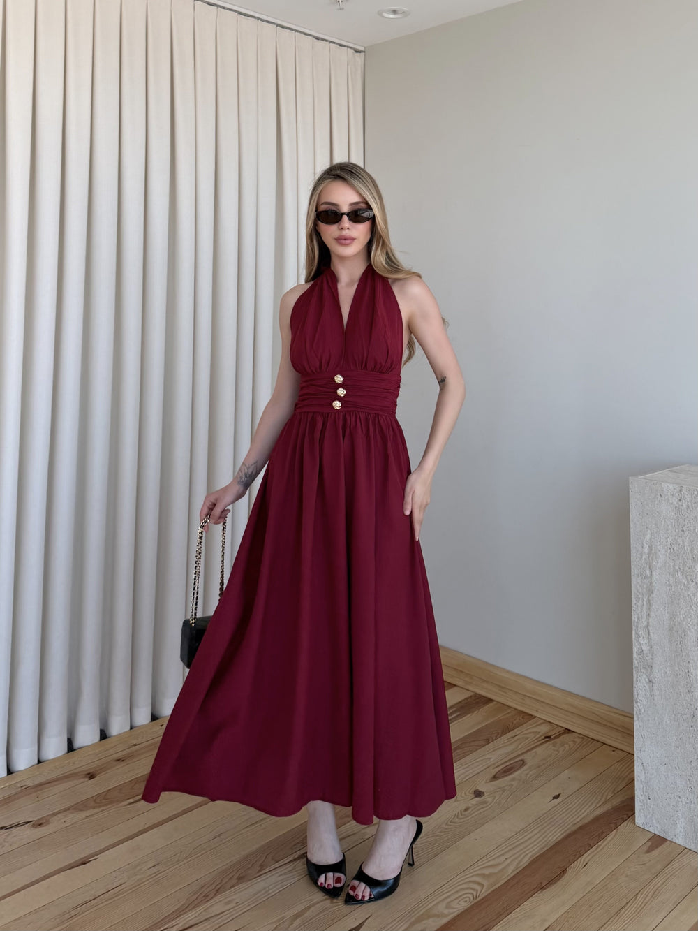 Bordo Boyundan Bağlı Gold Aksesuar Detaylı Elbise - 205369