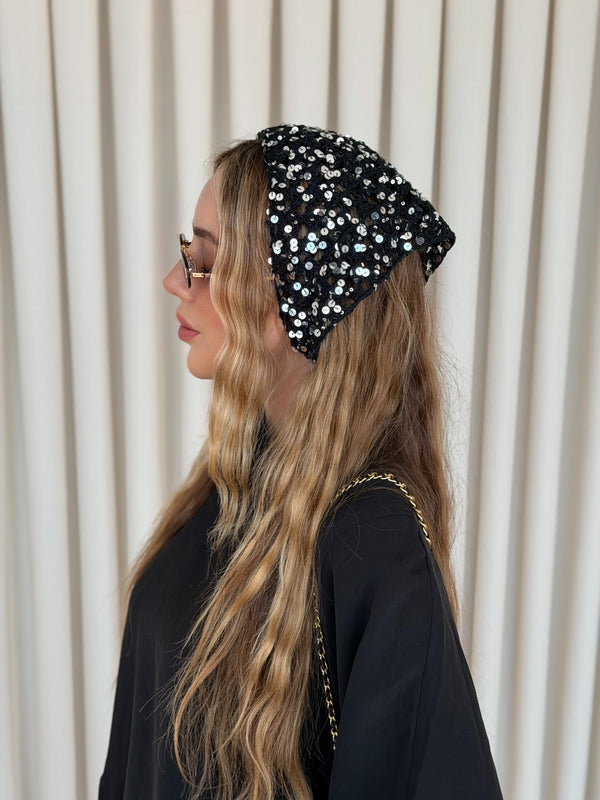 Siyah Pullu Üçgen Bandana - 2153