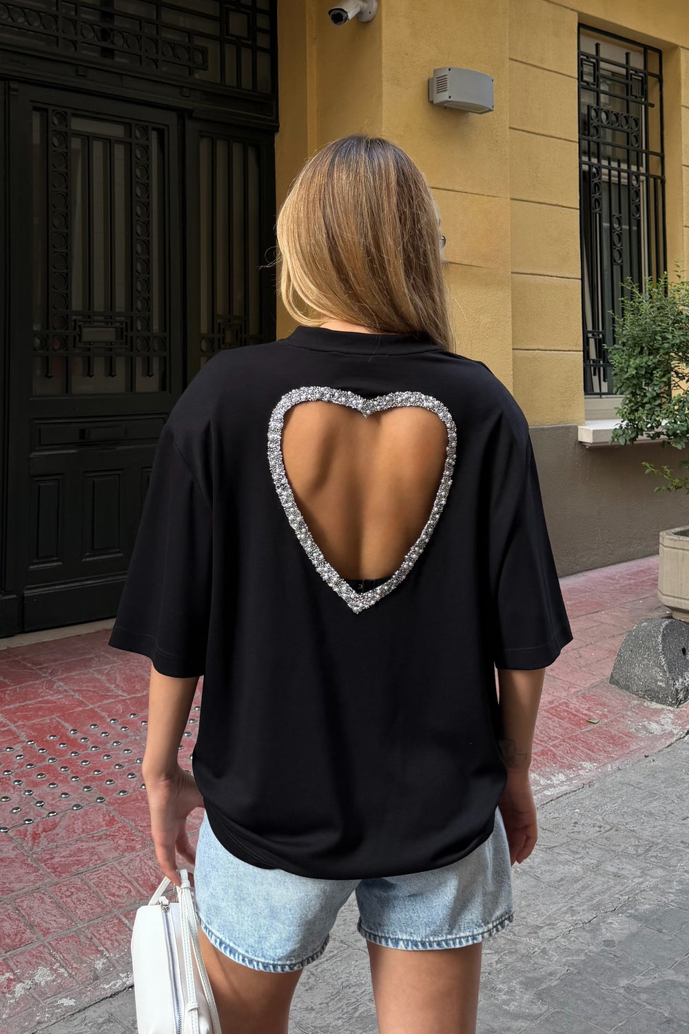 Siyah Sırtı Taşlı Kalp Dekolteli Vatkalı T-shirt - 4122