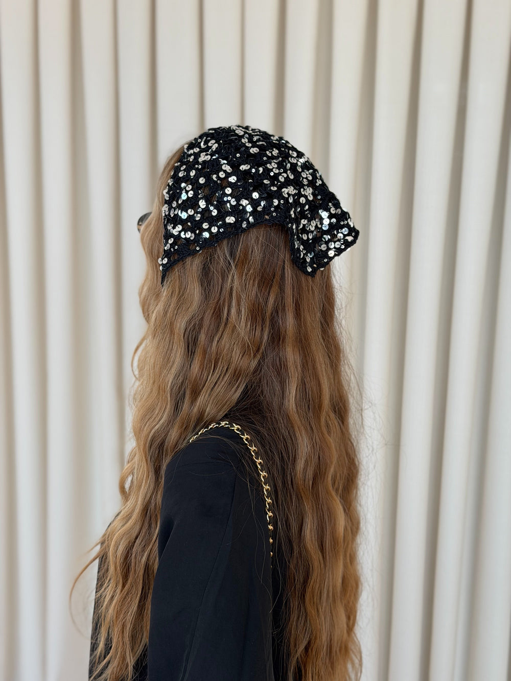 Siyah Pullu Üçgen Bandana - 2153