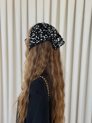 Siyah Pullu Üçgen Bandana - 2153
