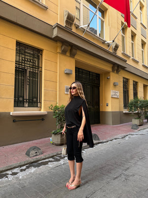 Siyah Pelerin Bluz - 8576