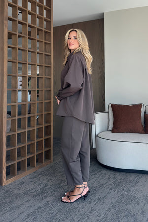 Kahverengi Merlin Kemerli Gömlek Pantolon Takım - 8453