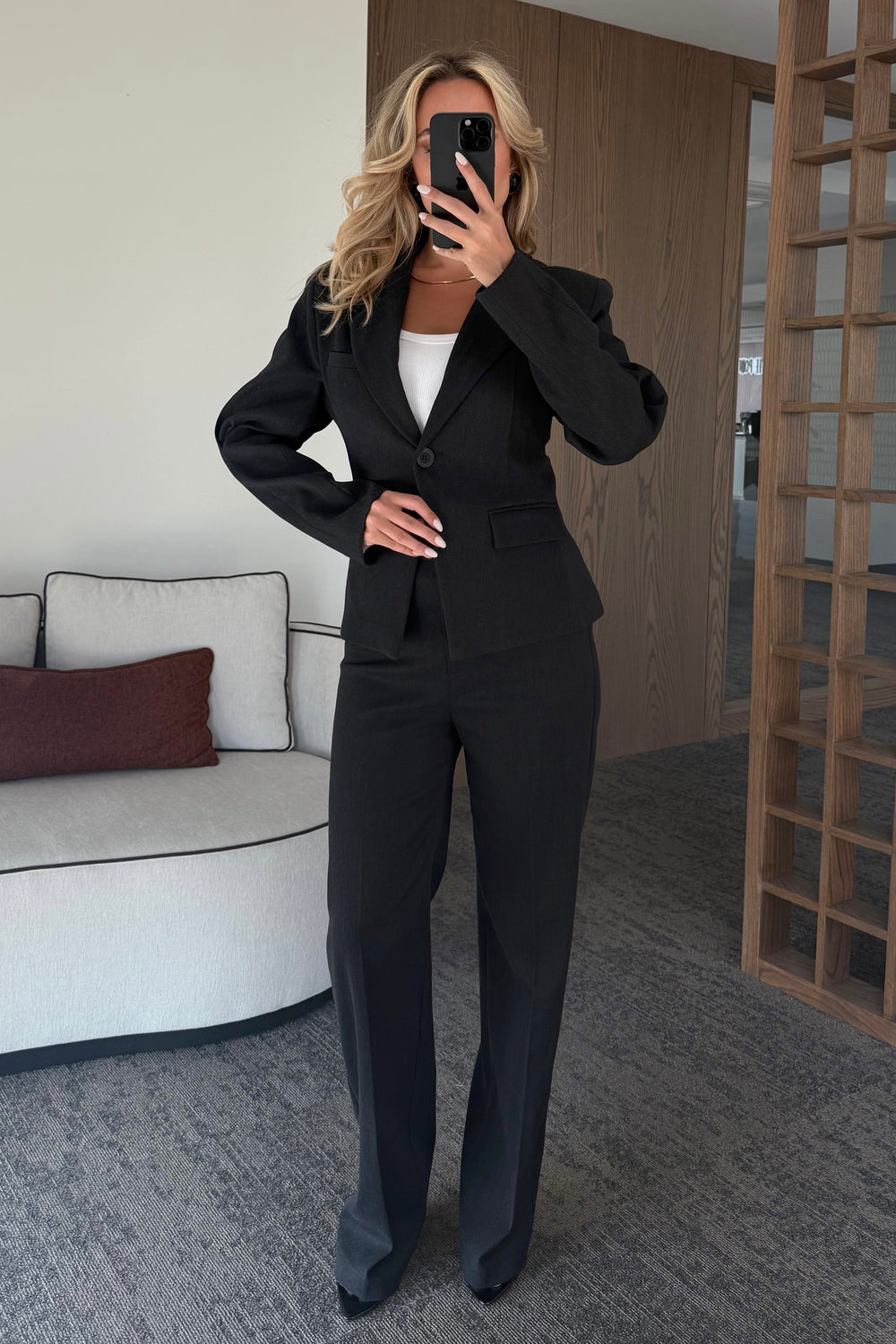 Kol Pens ve Belden Oturtmalı Siyah Ceket Pantolon Takım - 9480