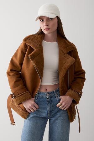 Kahverengi İçi Kürklü Mont