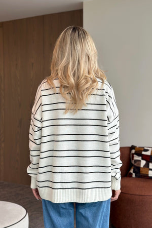 Beyaz Siyah Çizgili Kazak -1510