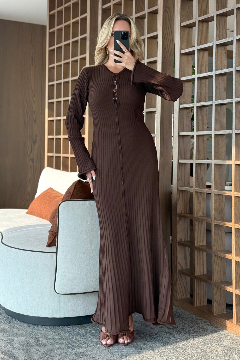 Kahverengi Düğme Detaylı Uzun Elbise - 1725
