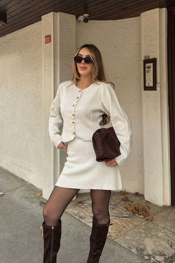 Ekru Belden Oturtma Hırkalı Etekli Takım -0611