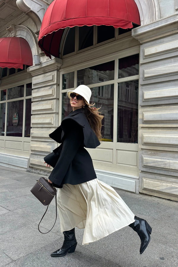 Siyah Livia Pelerin Detaylı Kaşe Kaban