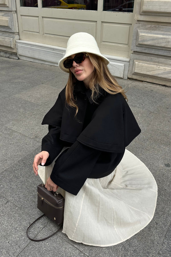 Siyah Livia Pelerin Detaylı Kaşe Kaban