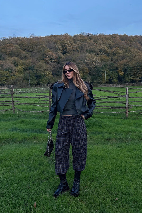 Siyah Apolet Detaylı Tasarım Deri Ceket