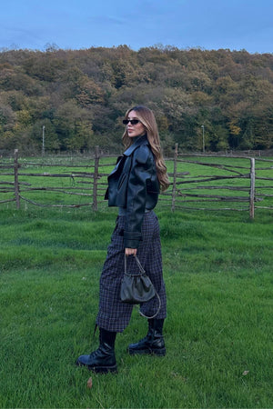 Siyah Apolet Detaylı Tasarım Deri Ceket