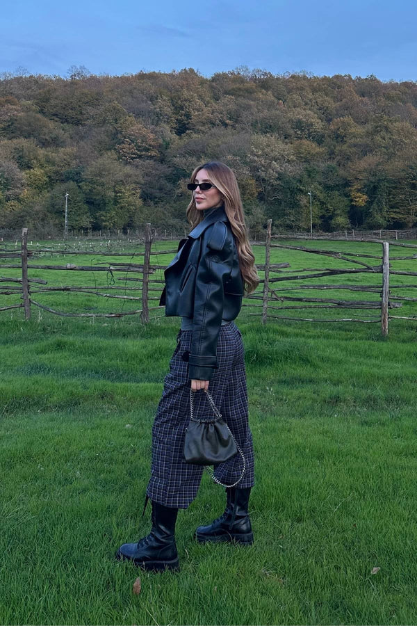 Siyah Apolet Detaylı Tasarım Deri Ceket