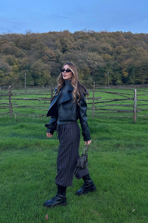 Siyah Apolet Detaylı Tasarım Deri Ceket