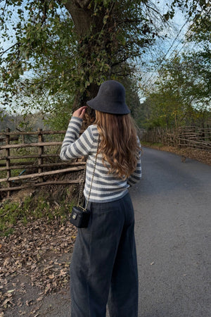 Gri - Ekru Çizgili Örme Hırka - 4390