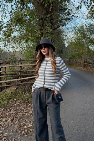 Gri - Ekru Çizgili Örme Hırka - 4390