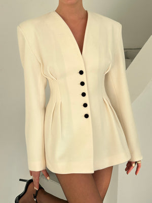 Siyah Düğmeli Tasarım Kaşe Ceket