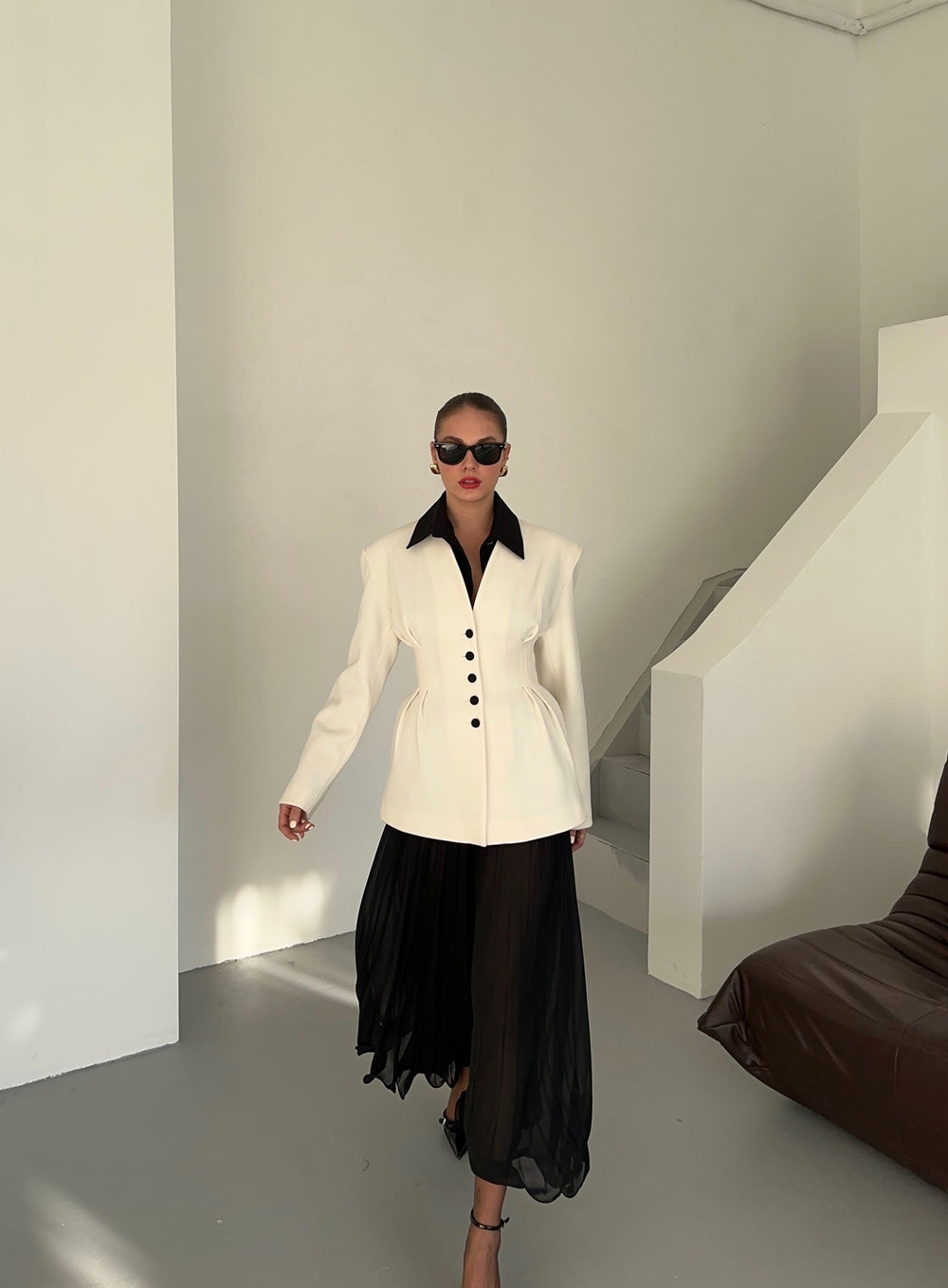 Siyah Düğmeli Tasarım Kaşe Ceket