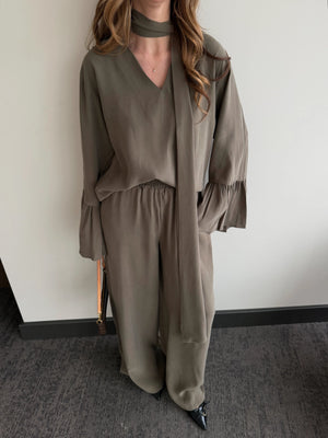 Haki Kolları Volanlı Bluz Pantolon Takım - 0812