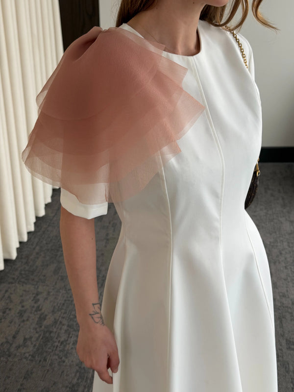 Ekru Seyyar Broşlu Elbise - 3151