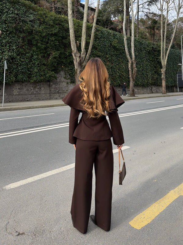 Kahverengi Pelerin Detaylı Ceket Pantolon Takım - 202604