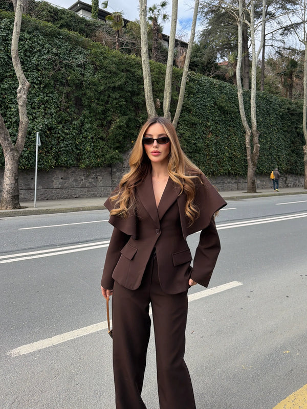 Kahverengi Pelerin Detaylı Ceket Pantolon Takım - 202604