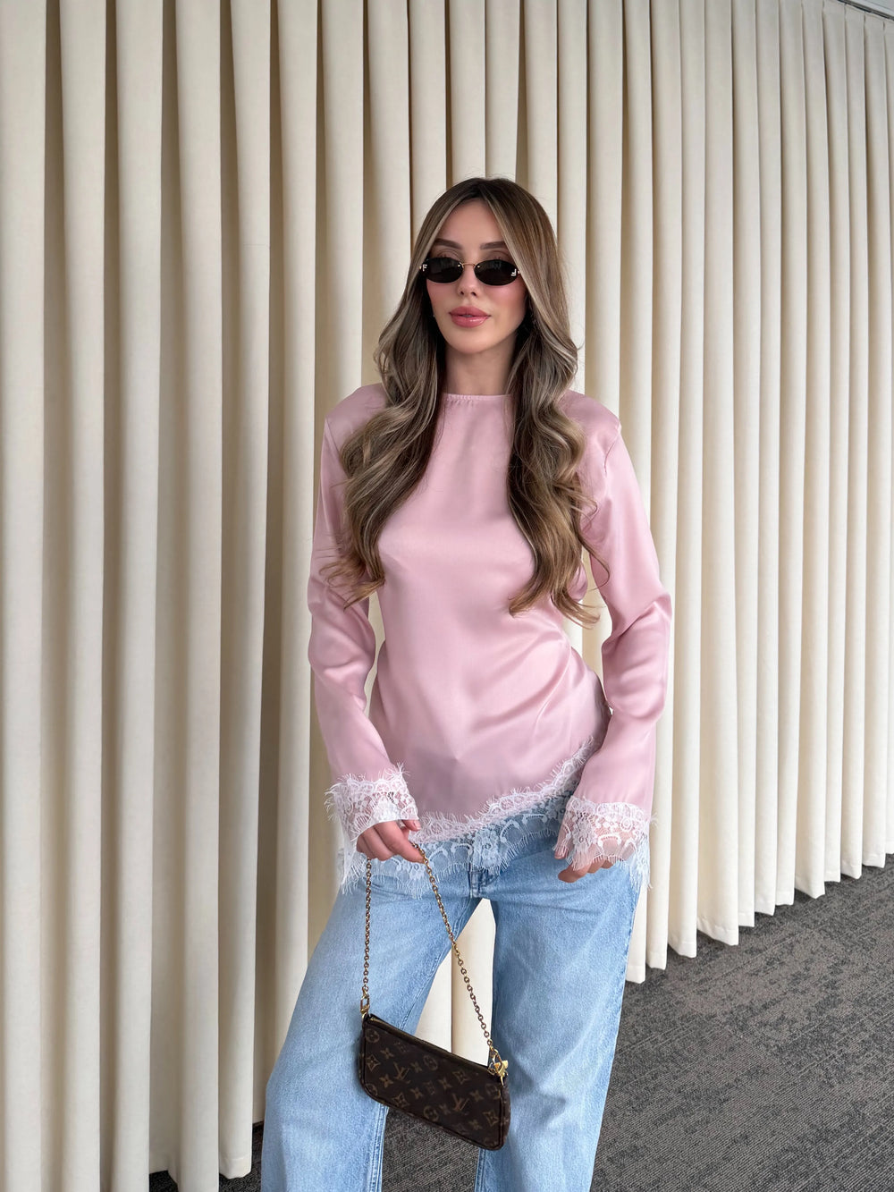 Pembe Saten Asimetrik Dantelli Bluz - 0320