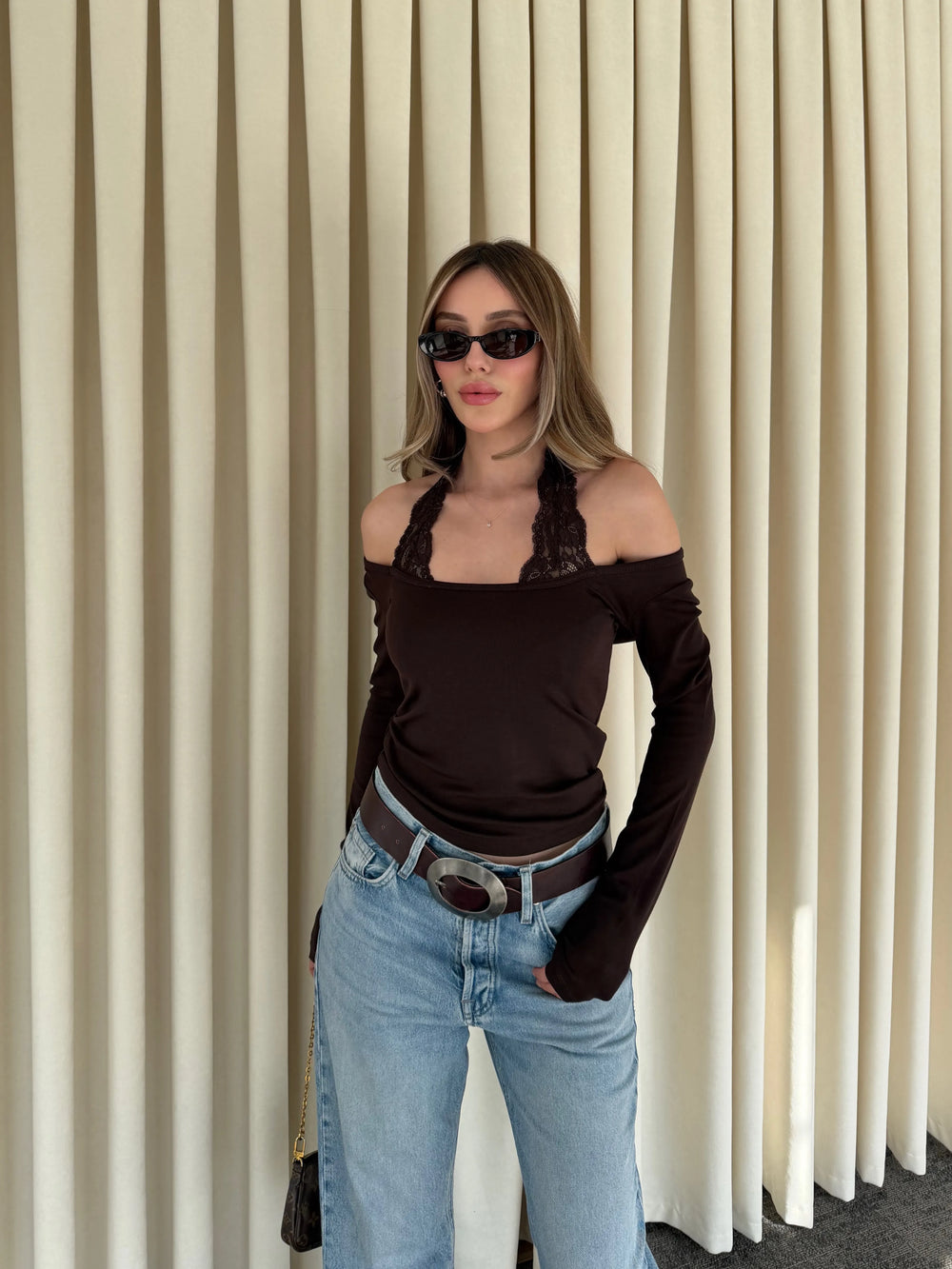 Kahverengi Boyundan Dantelli Bluz - 261017