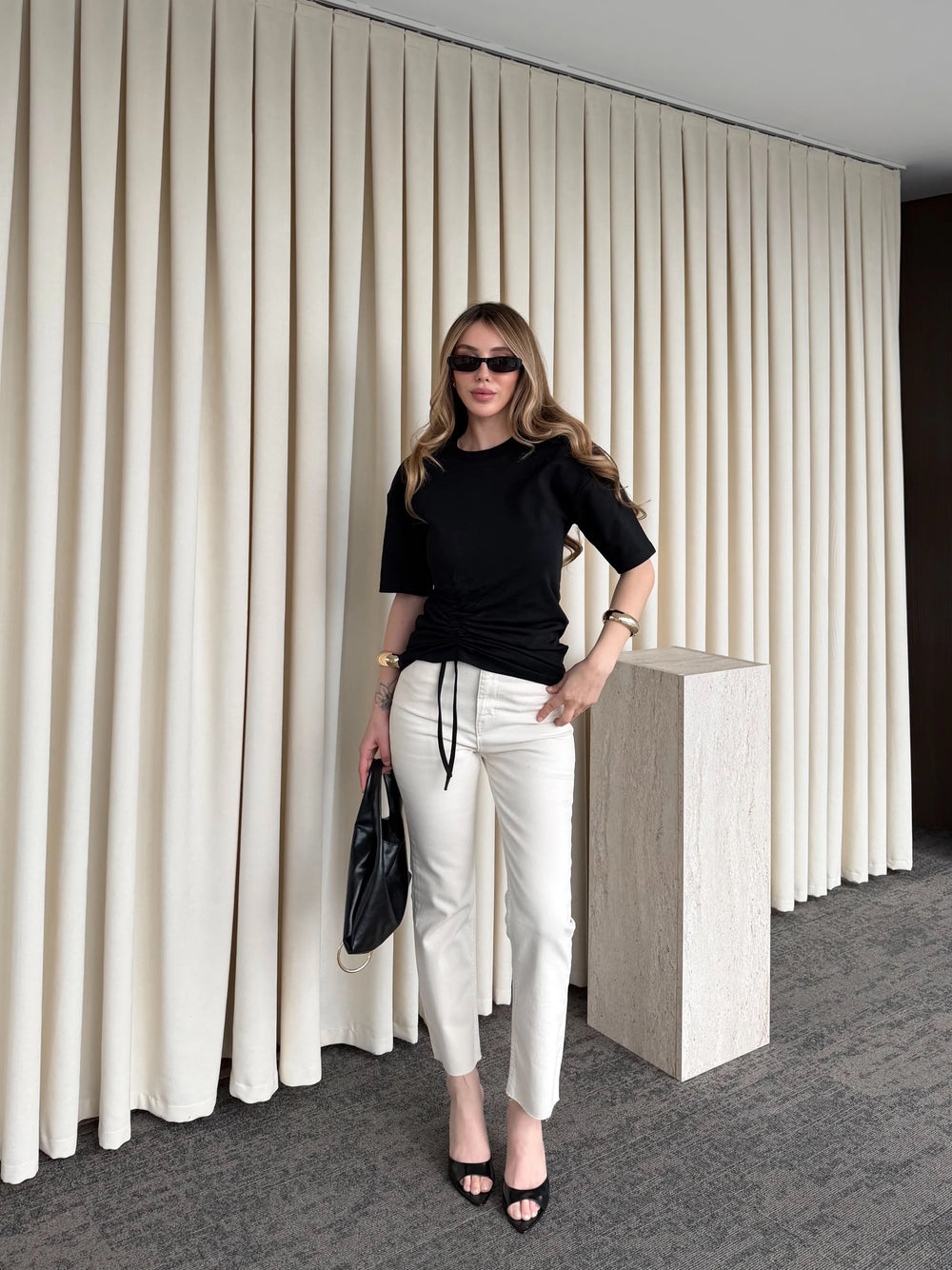 Bej Kesik Paça Detaylı Jean - 520