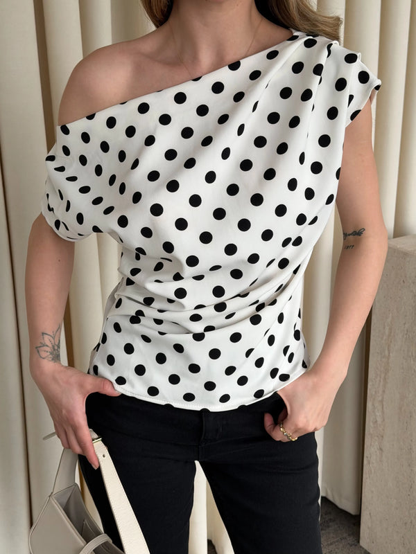 Beyaz Puantiyeli Asimetrik Yaka Bluz - 71779