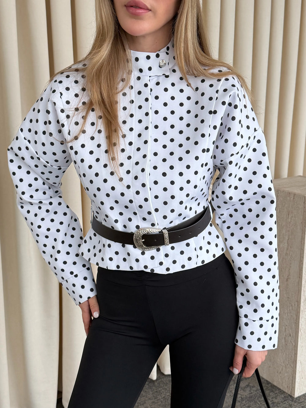 Beyaz Puantiyeli Kemerli Ceket - 3310