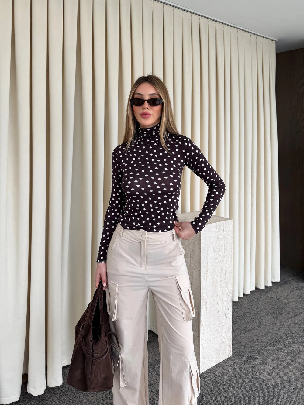 Kahverengi Balıkçı Yaka Likralı Puantiyeli Bluz - 0667