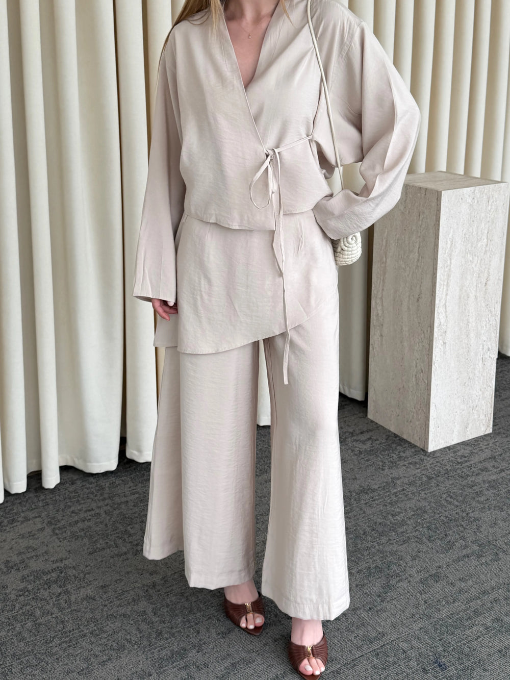 Bej Pantolon Ek Parça Detaylı Kimono Takım - 8009