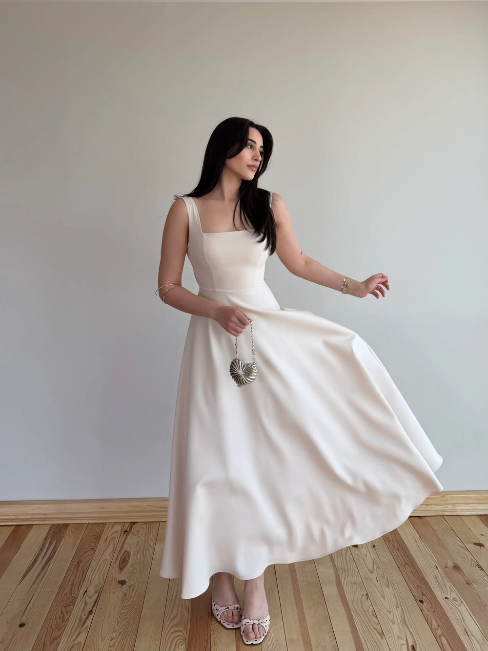 Bej Beli Fiyonklu Prenses Model Elbise - 3333