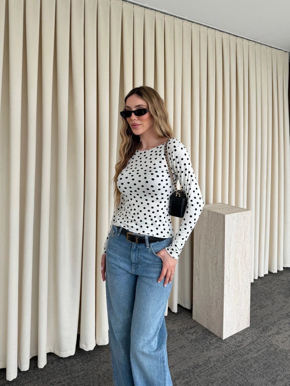 Beyaz Kayık Yaka Puantiyeli Bluz - 0668