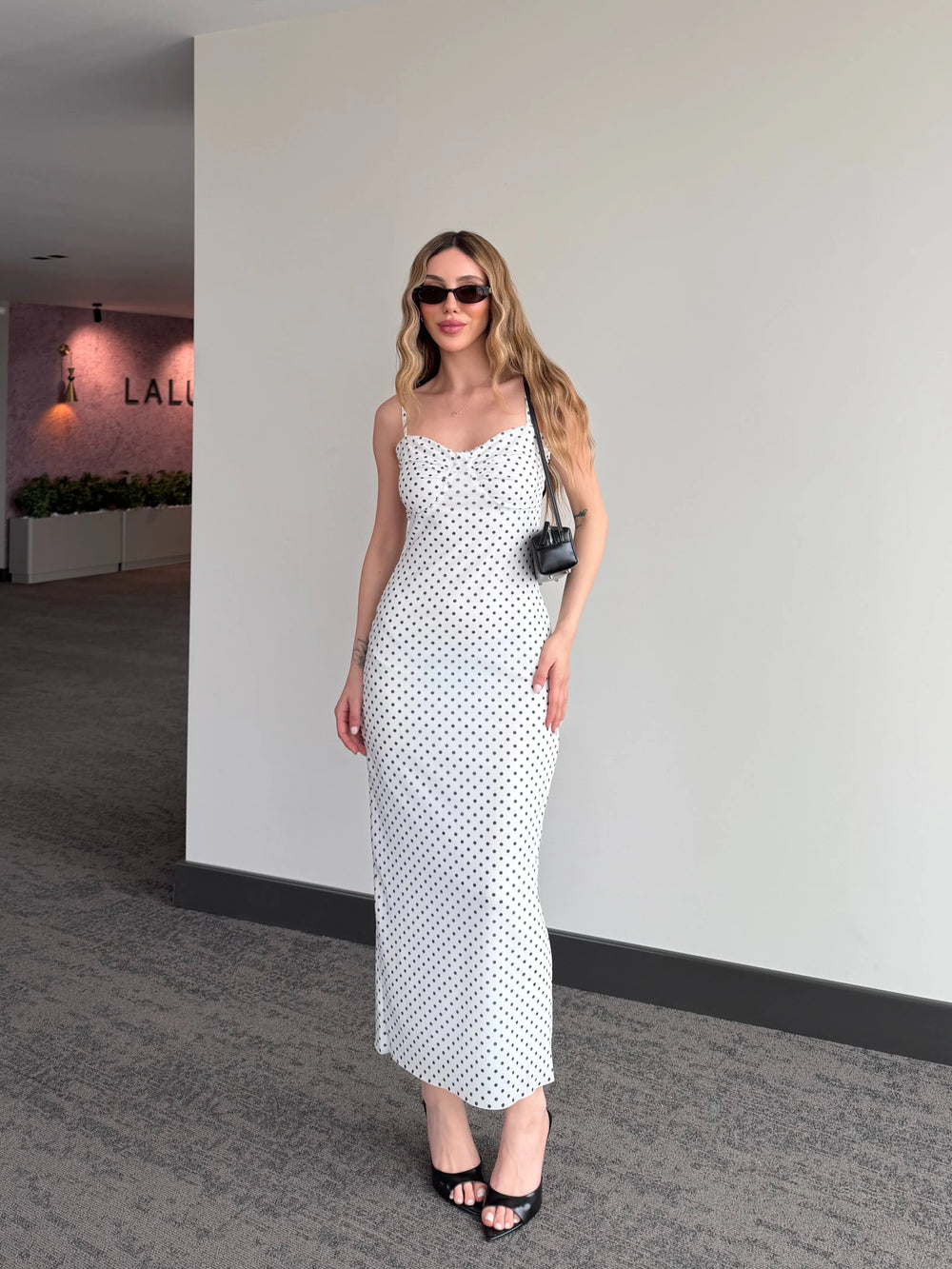 Beyaz İp Askılı Puantiyeli Uzun Elbise - 5091