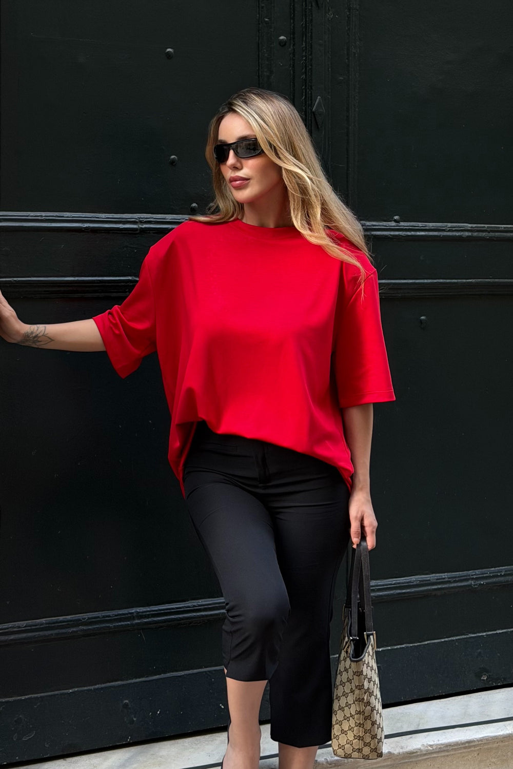 Kırmızı Sırtı Taşlı Kalp Dekolteli Vatkalı T-shirt - 4122