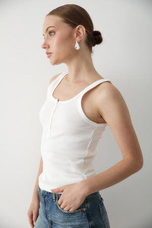 Açık Ekru Önden Düğmeli Atlet