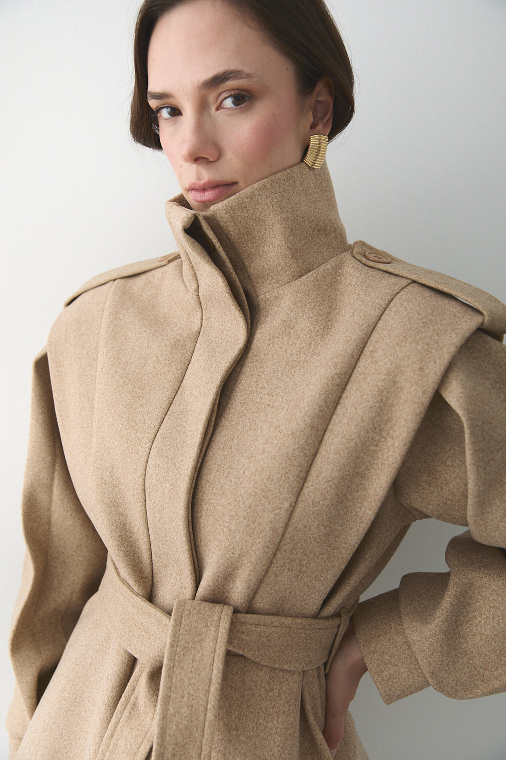 Bej Apoletli Vatkalı Kaşe Kaban - 1005