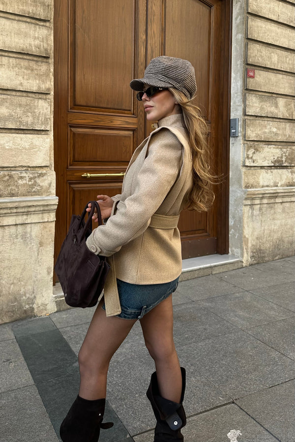 Bej Vatkalı Kuşaklı Kaşe Ceket - 1001