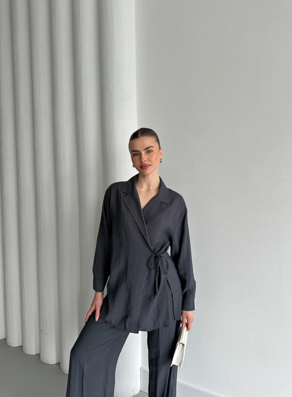 Antrasit Yaka Detaylı Bağlamalı Kimono Takım