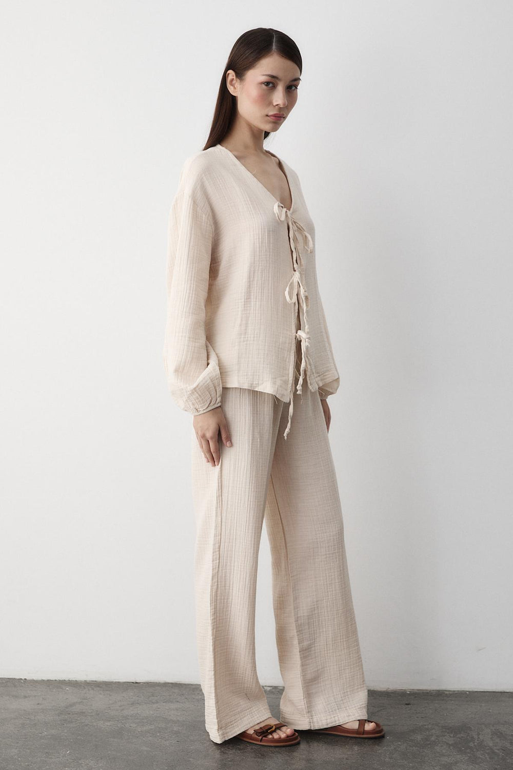 Bej %100 Pamuk Bağlamalı Bluz Pantolon Takım