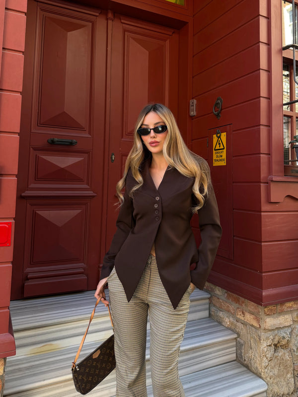 Kahverengi Asimetrik Kesim Kuşaklı Ceket - 3001