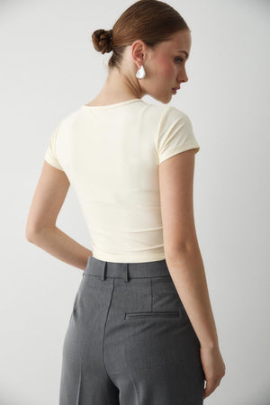 Bej Crop Bluz