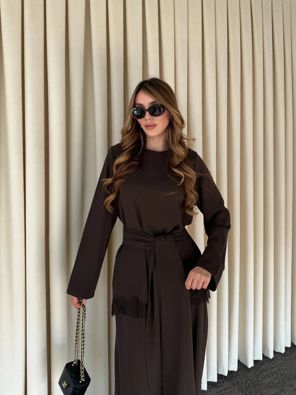 Kahverengi Kuşaklı Dantel Detaylı Bluz Pantolon Takım - 8006