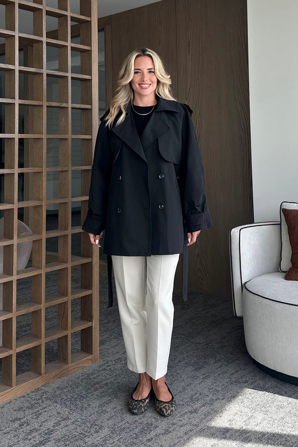 Siyah Miyabi Rüzgarlık Detaylı Kuşaklı Kısa Trençkot - 7556