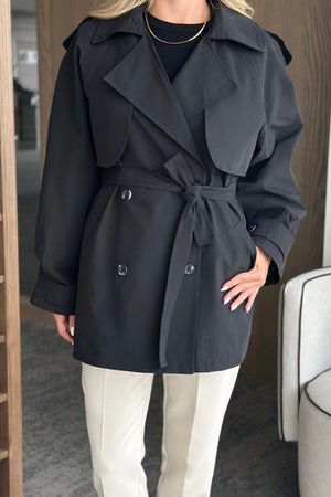 Siyah Miyabi Rüzgarlık Detaylı Kuşaklı Kısa Trençkot - 7556