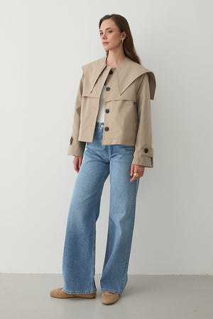 Bej Sakura Geniş Yaka Kısa Trençkot - 7530