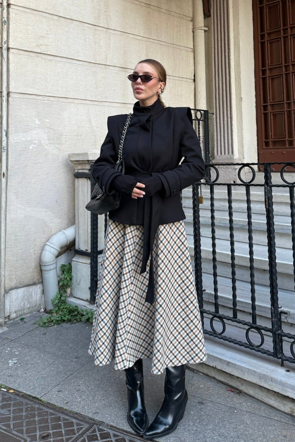 Siyah Vatkalı Kuşaklı Kaşe Ceket - 1001