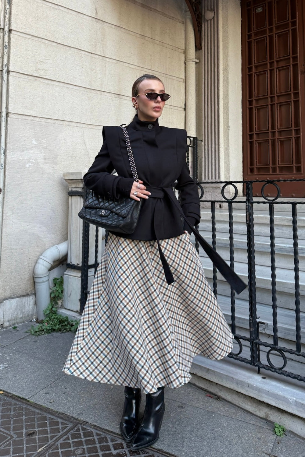 Siyah Vatkalı Kuşaklı Kaşe Ceket - 1001